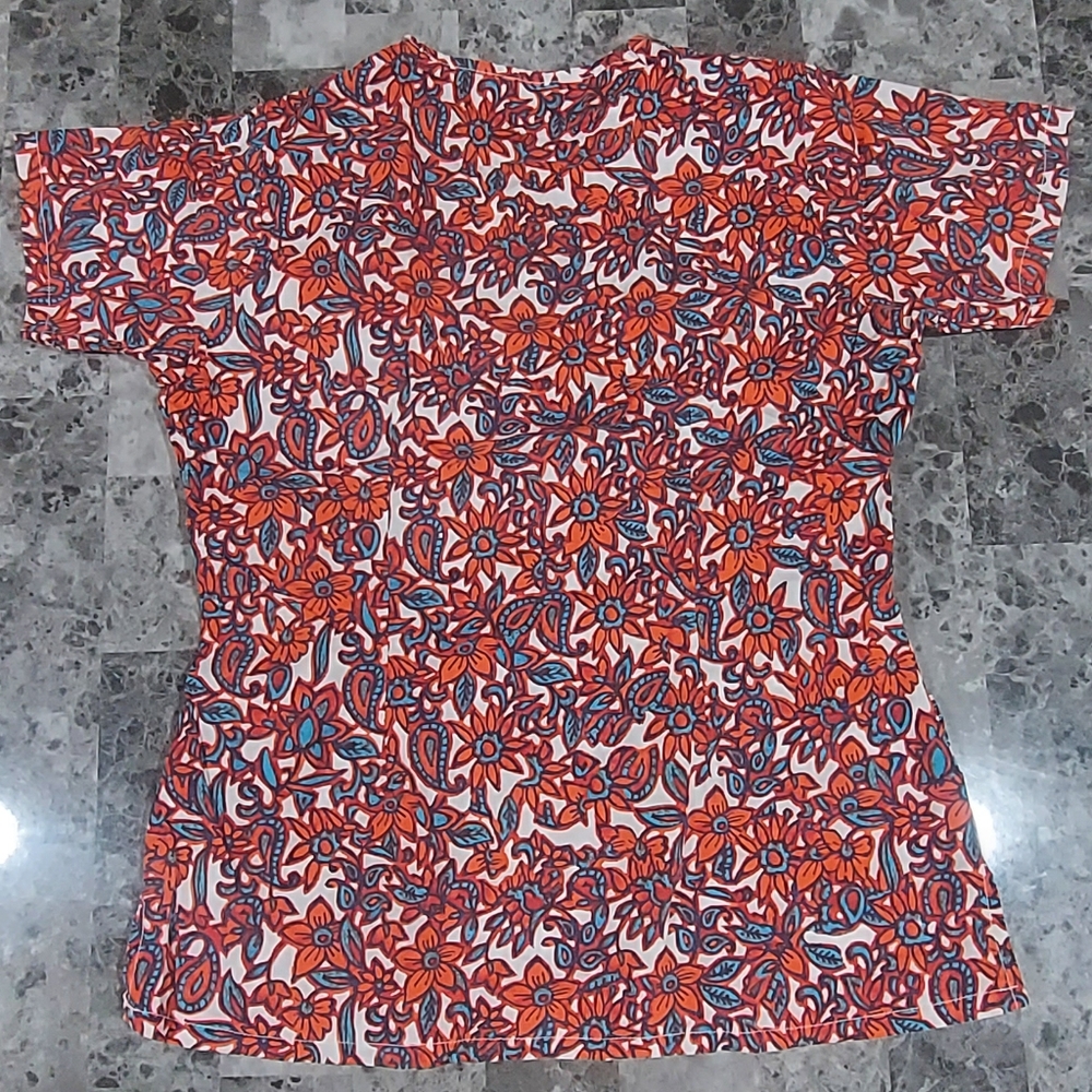 Butter-Soft Pattern Scrub Top - Picture 3 of 4